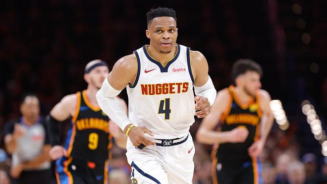 在高强度博 在高强度博